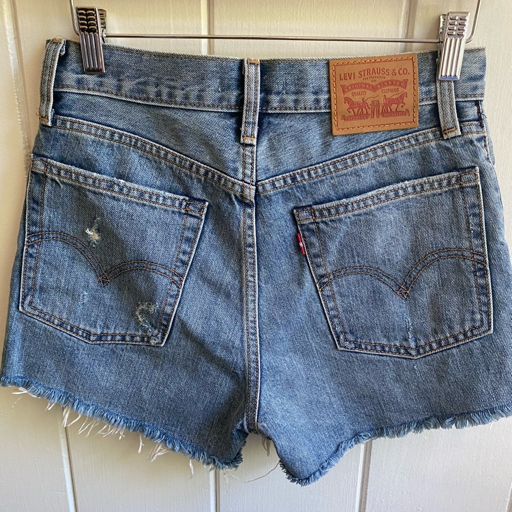 Levi high rise shorts